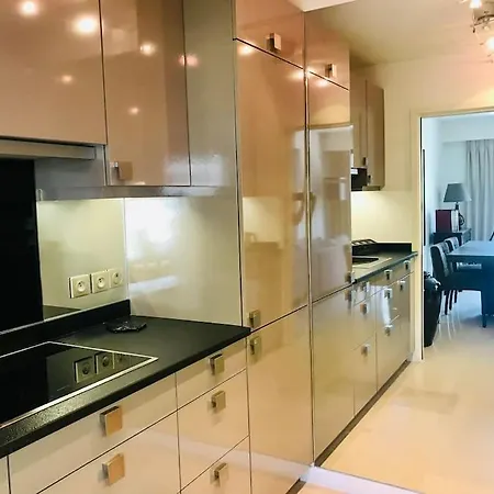 2 Pcs + Parking + Balcon + 1 Min Plages Апартаменты